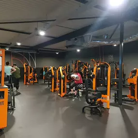 Basic-Fit Harderwijk Kolbaanweg 24/7 - strength zone