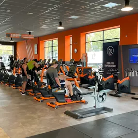 Basic-Fit Eindhoven Limburglaan 24/7 - virtual cycling