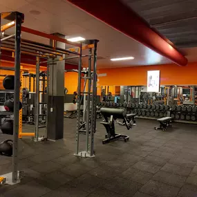 Basic-Fit Zaandam Martin Luther Kingweg - free weight zone