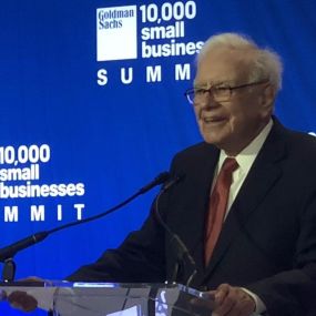 Warren Buffett’s 2-List Strategy to Prioritize and Focus