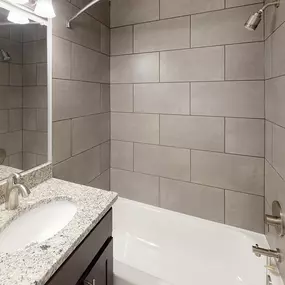 Woodlee Terrace Bathroom