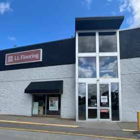 LL Flooring #1323 Cranberry Township | 1000 Cranberry Square Drive | Storefront
