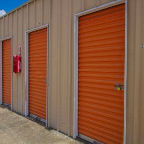 Able Self Storage in Pearland, TX offers easy-access drive-up non-climate-controlled self storage units in multiple sizes to fit all of your belongings at affordable rates to fit your budget.