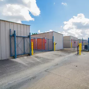 Able Self Storage in Pearland, TX is fully fenced and gated and is equipped with 24/7 video recording cameras and state-of-the-art lighting throughout the facility for the safety of our customers and their belongings.