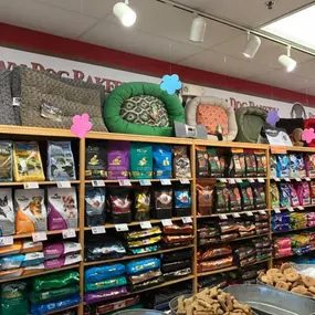 Does your pet need nutritional advice consultations? Brown Dog Bakery provides access to organic, premium, and raw diets, and a wide range of holistic supplements for companion animals.