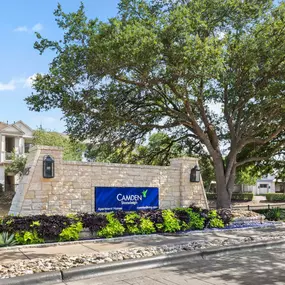 Camden Stoneleigh front entry sign