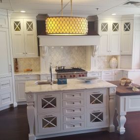 Traditional White Wood Mode Kitchen Display With Marble Countertop at Concept II Showroom in Rochester, NY