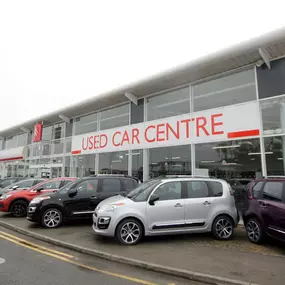 Exterior of Citroen Hull dealership