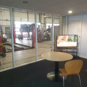 Inside the Citroen Hull dealership