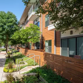 Apartments with street access and private patios