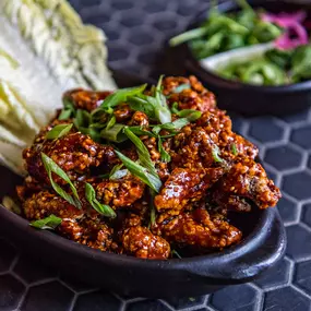 SPICY GOCHUJANG CHICKEN SAAM