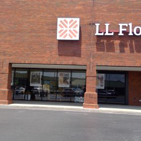 LL Flooring #1063 Pelham | 2242 Pelham Parkway | Storefront