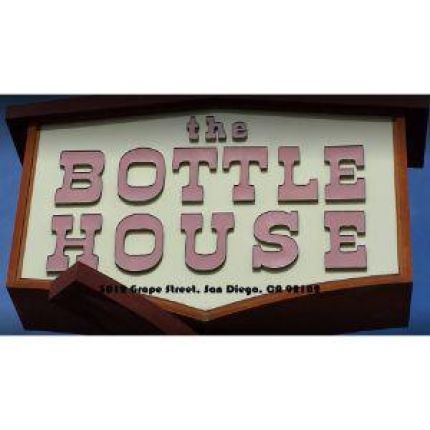 Logo de The Bottle House