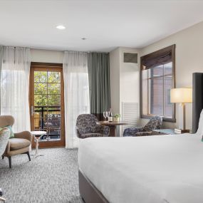 Oxford Hotel Bend is the only nationally recognized boutique four-diamond hotel in Central Oregon. Our upscale accommodations offer an organic fusion of sustainability with luxurious amenities and incomparable service.