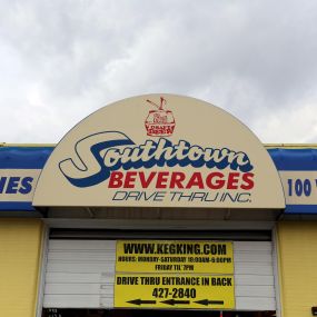 Bild von Southtown Beverages Drive-Thru Inc