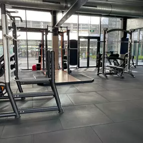 Basic-Fit Amsterdam Bijlmerdreef - free weight zone