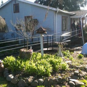 Amramp Portland installed this wheelchair ramp to allow a veteran in Lebanon, OR access to his front porch.