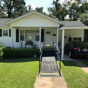 The Amramp North Florida team installed this wheelchair ramp rental to provide access to the front entrance of this Fernandina Beach, FL home.