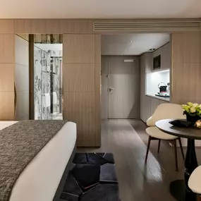 Bild von La Clef Champs-Élysées Paris by The Crest Collection