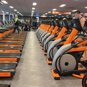 Basic-Fit Drachten Omloop 24/7 - cardio