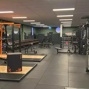 Basic-Fit Drachten Omloop 24/7 - free weight zone