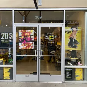 Bild von Dr. Martens Seattle Outlet