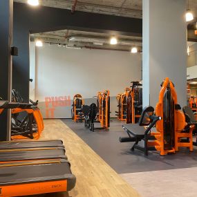 Basic-Fit Rotterdam Delftseplein 24/7 - strength zone