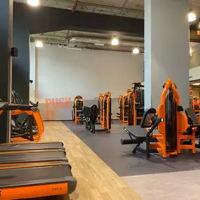 Basic-Fit Rotterdam Delftseplein 24/7 - strength zone