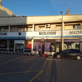 Bild von BIOGROUP - Laboratoire de Bron Hôtel de Ville