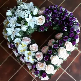 couronne mortuaire de la fleuriste les floriades à Houdeng goegnies