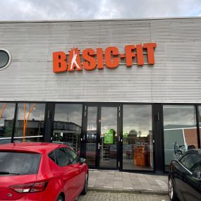 Basic-Fit Maassluis Elektraweg 24/7 - entree