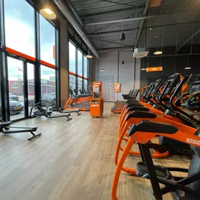 Basic-Fit Maassluis Elektraweg 24/7 - cardio