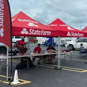 State Farm is on the ground and ready to help in areas impacted by Hurricane Idalia. Learn tips for recovery, cleanup and claim filing, how State Farm is using technology to reach customers, and details of catastrophe customer care sites in Florida and Georgia.