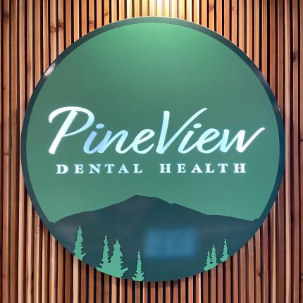 Logotipo de PineView Dental Health