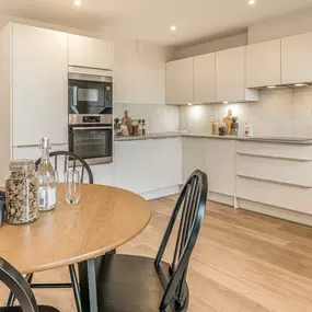 Dovecote Gardens - Kitchen & Dining Area