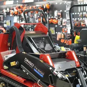 Haltom showroom Toro Dingo CUL