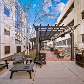 Park Point Syracuse - Outdoor Courtyard and Professional BBQ Grills