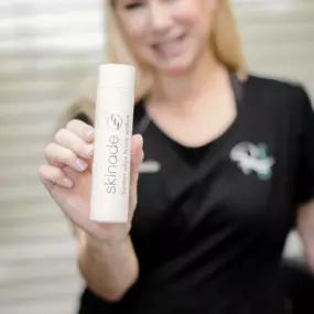 Homeskinade
Take Your Skin-Care Regimen to the Next Level With skinade™!