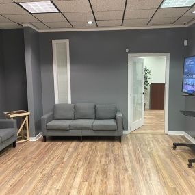 Ayudando a la Comunidad- waiting room