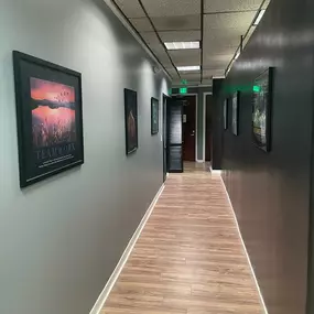 Ayudando a la Comunidad- office inside