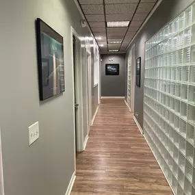 Ayudando a la Comunidad- inside office