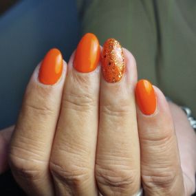 Oranje gelnagels