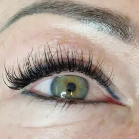 Wimperlift
Wimper Extensions
Henna Brows