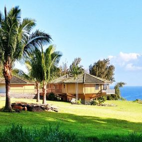 Amazing double-pedestal Topsider home, built on the Big Island of Hawaii, with breath-taking seascape views. Designed to be earthquake- and hurricane-resistant.