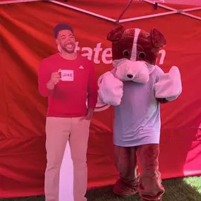 It's safe to say all the puppies loved having their photos made with Jake from State Farm! 
#emilybeckagency #jakefromstatefarm #insurance