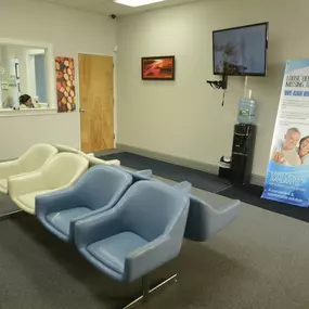 Mini Dental Implant Centers of America - Union City, NJ - Waiting Room
