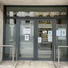 Bild von BIOGROUP BIOESTEREL - Laboratoire Grasse - Jeu de Ballon