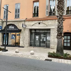 Bild von BIOGROUP CÔTE D'AZUR -  Laboratoire Grasse - Jeu de Ballon