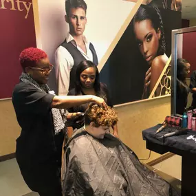 Bild von Empire Beauty School