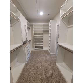 Organize your closets with precision and elegance. Our custom solutions cater to your unique needs!